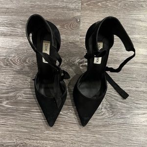 Steve Madden Heart Black Nubuck Size 7.5